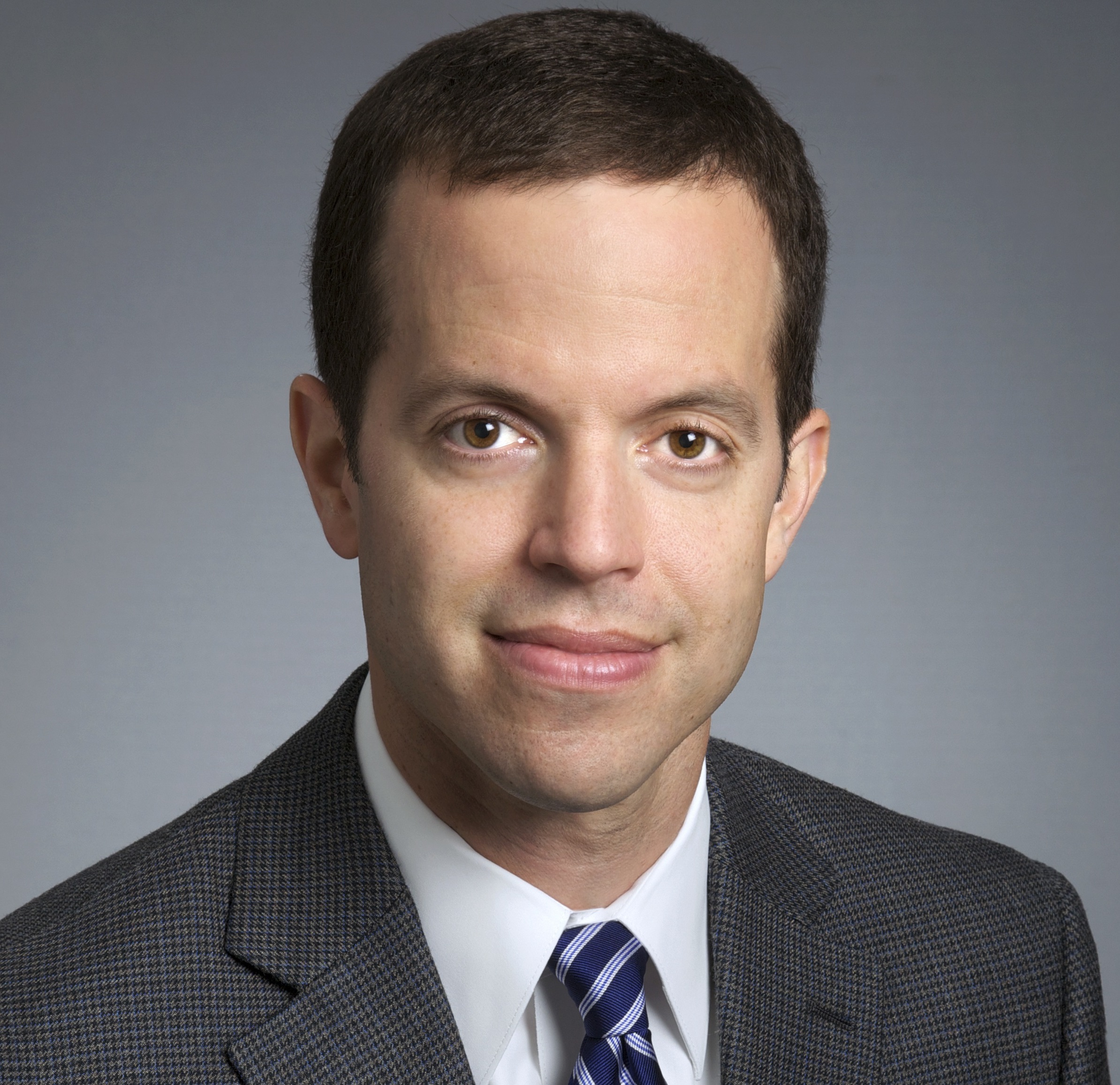 about-left-image-of-dr.